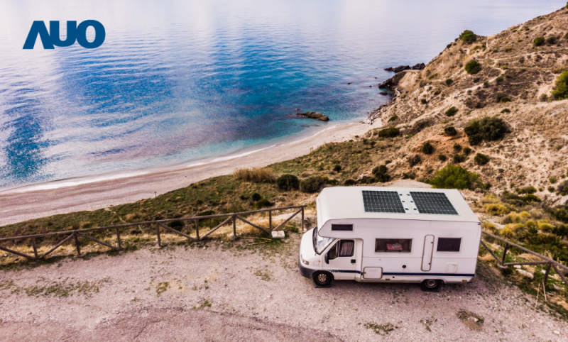 「可撓輕量化太陽光電板SunCurva」使用輕量特殊耐候型複合板取代傳統太陽能板的玻璃前板，不僅降低70%重量，每米平方僅3Kg；具有抗衝擊性能及通過電磁相容性測試，可應用於交通運輸工具，如露營車、遊艇等